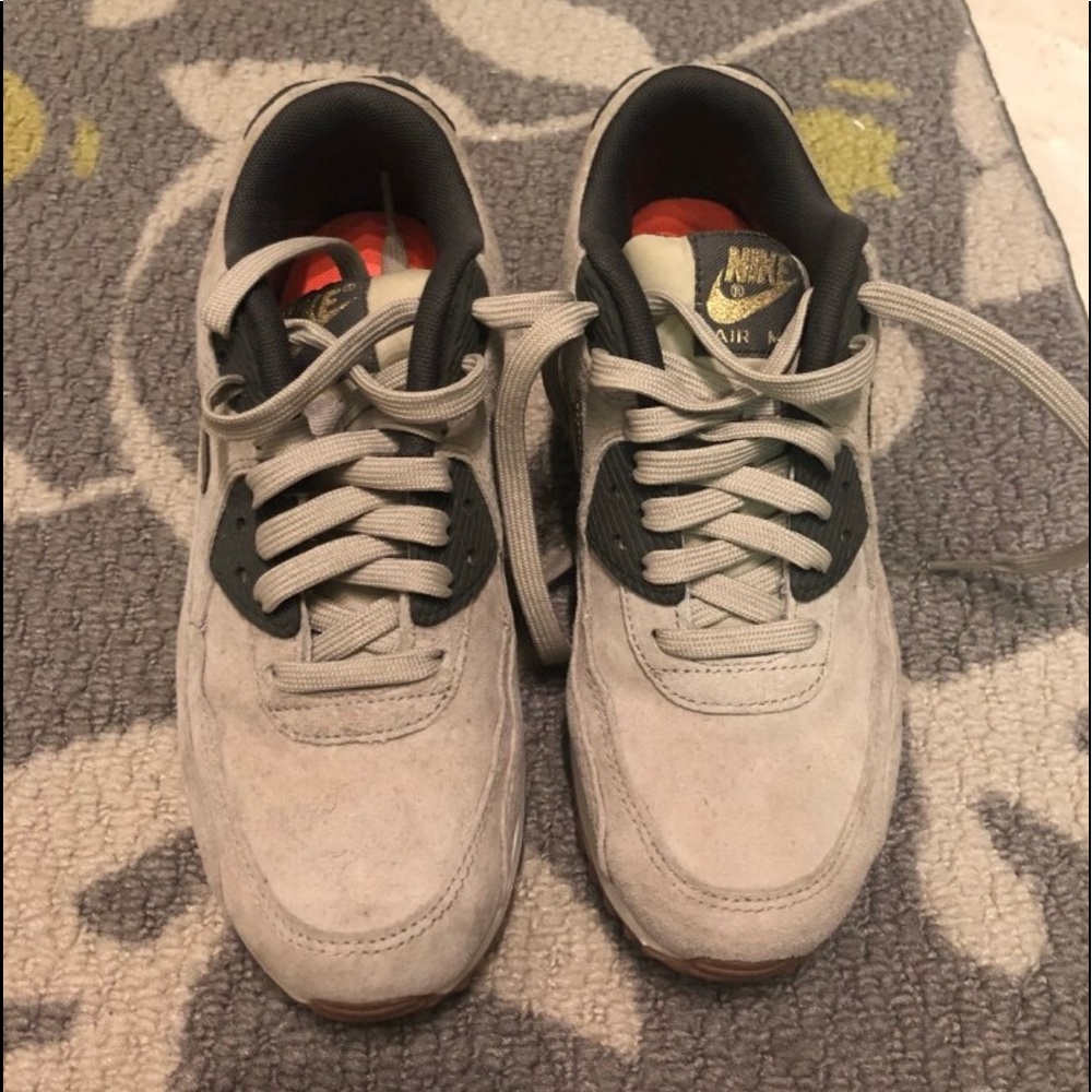 Nike suede air max